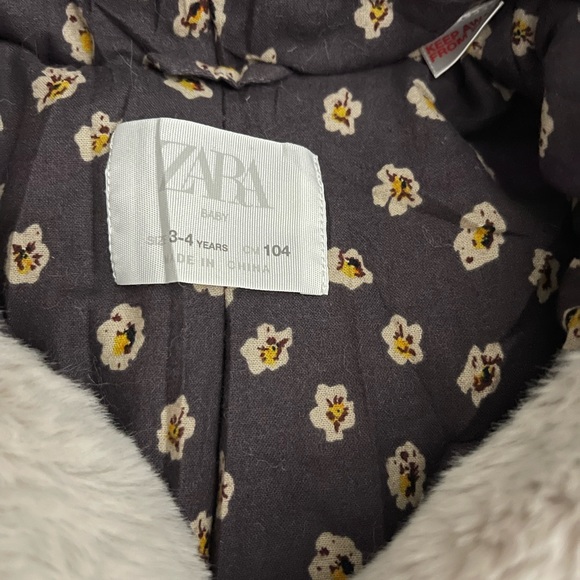 Adorable ZARA toddler faux fur coat with hood - Picture 4 of 6